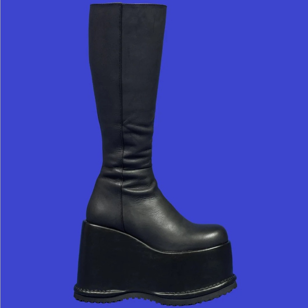 UNIF Smoke Boots